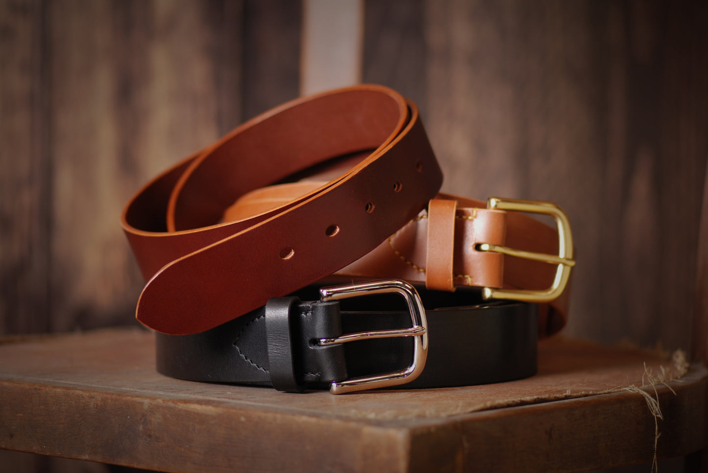 Aus nut, black and tan leather belt